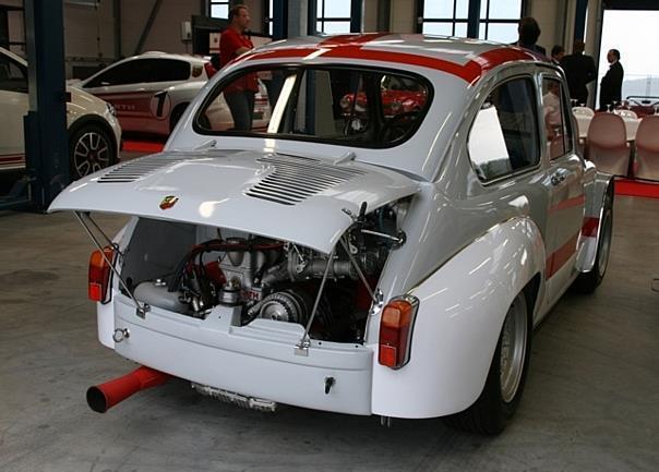 Die Urahn des 500 Abarth - hochgerüstet zur Rennsemmel. Foto: Auto-Reporter 